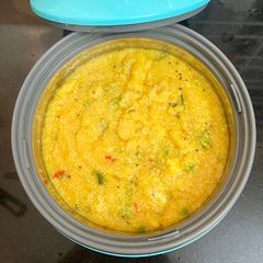 A picture of Gluten-free Makai Dalia With Veggie & Sesame seeds.