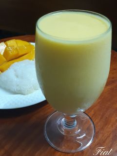 รูปของ สมูทตี้มะม่วงโยเกิร์ต🥭Mango Smoothie with Coconut Jelly Yogurt