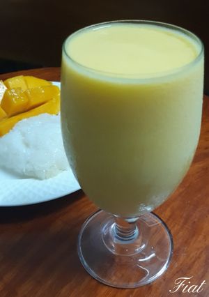 รูปของ สมูทตี้มะม่วงโยเกิร์ต🥭Mango Smoothie with Coconut Jelly Yogurt