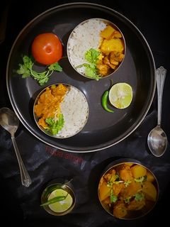 आलू सोयाबीन सब्ज़ी (Aloo soyabean sabzi recipe in Hindi) रेसिपी मुख्य फोटो