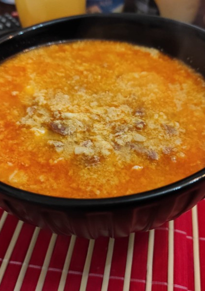 Una foto de Sopas de ajo o castellana 🧄🥣