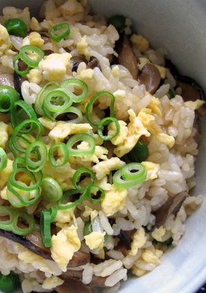 A picture of Dried Shiitake & Peas Mazegohan.