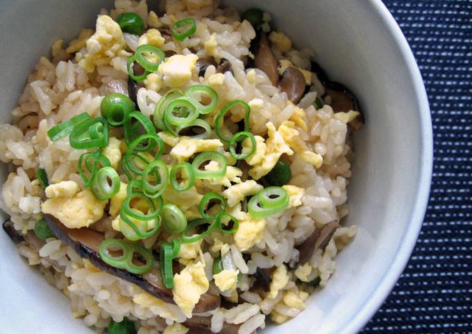 Dried Shiitake & Peas Mazegohan