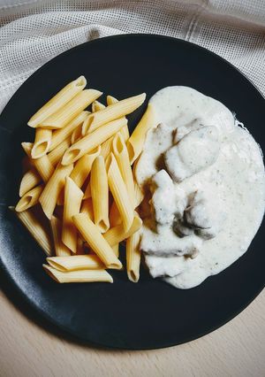 Tejfölös hús pennével recept fotója