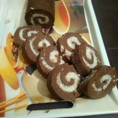 A picture of Parle G chocolate swiss roll.