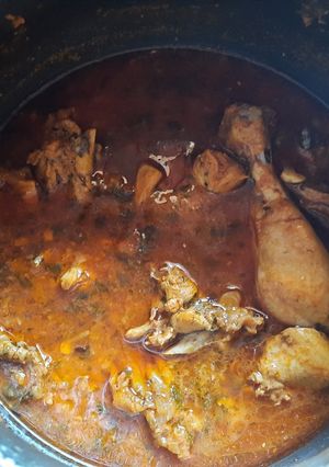 झटपट चिकन ग्रेव्ही (Chicken Gravy Recipe In Marathi) रेसिपी चे मुख्य फोटो
