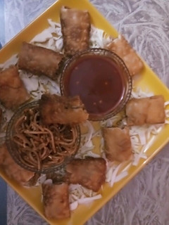 चाइनीज़ स्प्रिंग रोल (Chinese spring roll recipe in Hindi) रेसिपी मुख्य फोटो