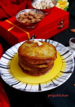 झटपट केसर मालपुआ(jhatpat kesar malpua recipe in hindi) रेसिपी मुख्य फोटो