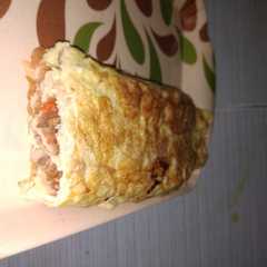 A picture of Telur gulung isi ikan tuna suwir.