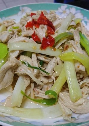 蔥爆雞絲 的食譜成品照片