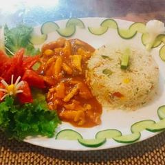 A picture of Chicken manchoorian AndChicken fried rice.