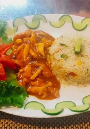 A picture of Chicken manchoorian AndChicken fried rice.