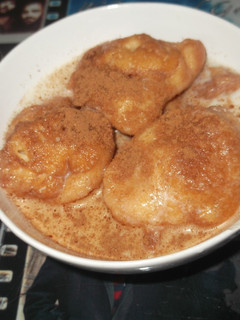 Una foto de Buñuelos de harina y huevos en leche