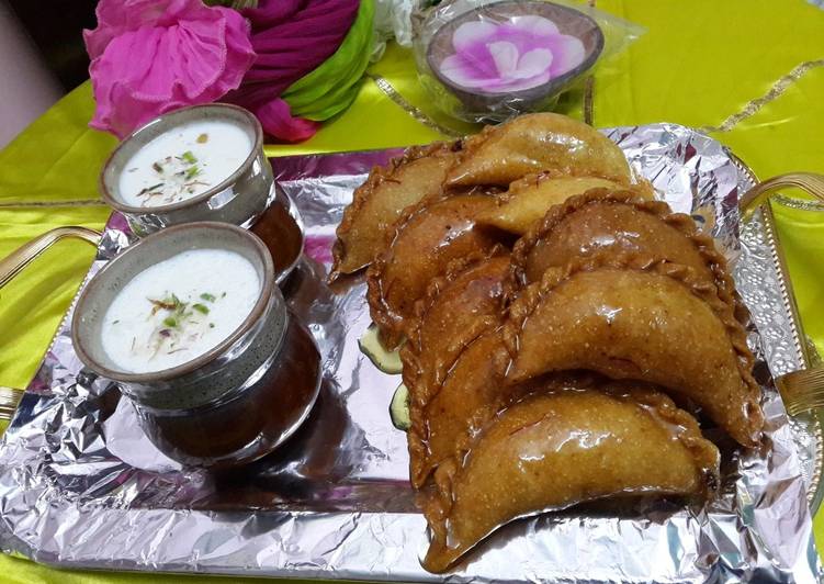 How to Prepare Award-winning Thandai and Gujiya