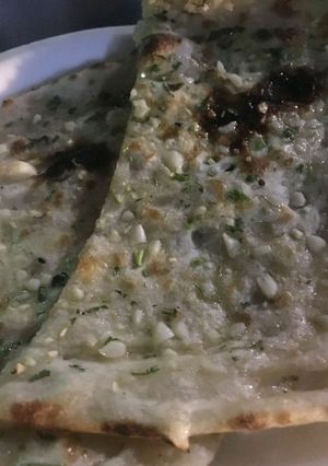 A picture of Butter Garlic Nan.