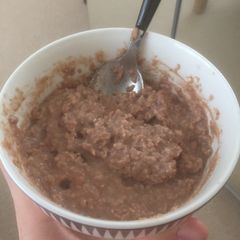 A picture of Healthy homemade chocolate hazelnut porridge!.