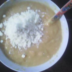 A picture of Custard with soya beans and milk.
