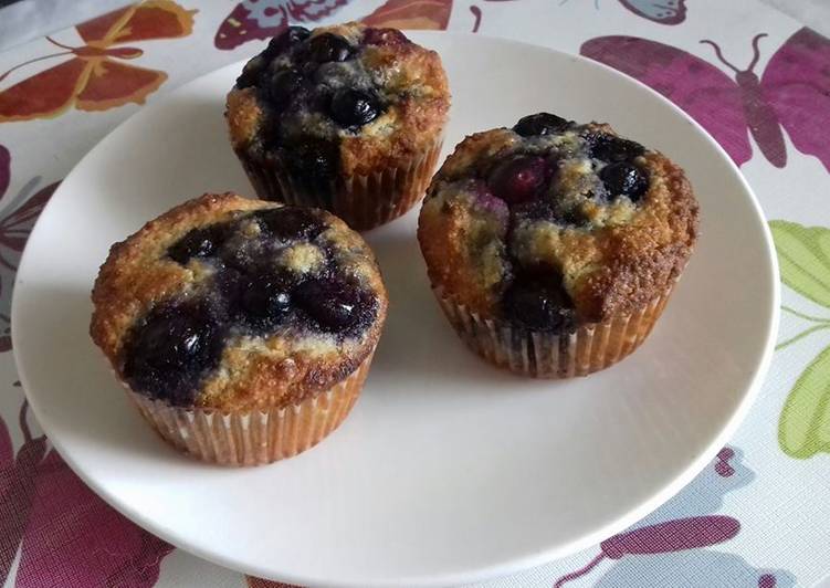 Feketeáfonyás mandulaaromás muffin