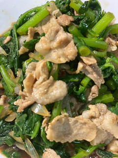 甜菠菜炒五花肉 的食譜成品照片
