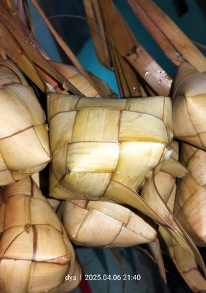 Foto resep Ketupat hemat gas pas hasilnya