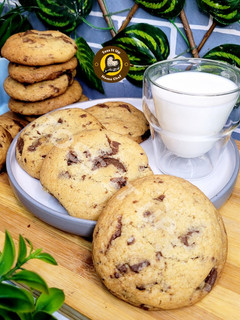 A picture of Bakery Style Crinkle Top Chewy Chocolate Chips Cookies Chocolate Chunk Cookies.
