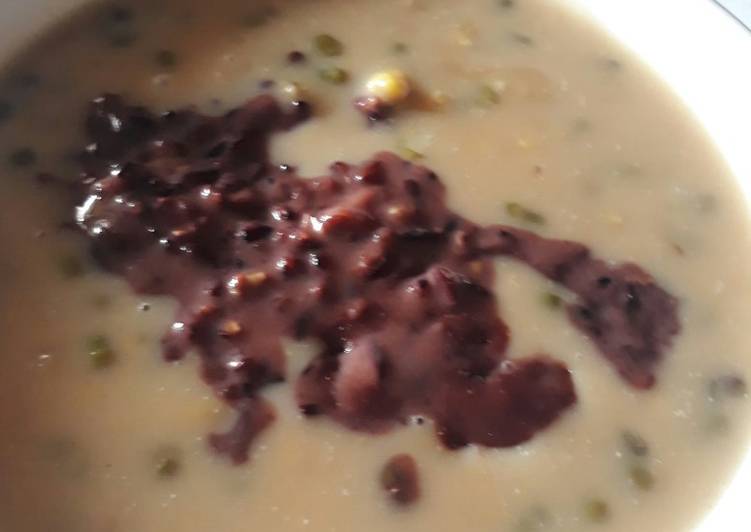 Bubur kacang ijo dan bubur ketan hitam