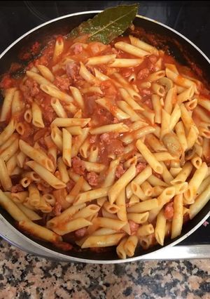 Foto principal de Macarrones con salchicha fresca