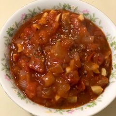 A picture of Home made pasta sauce.