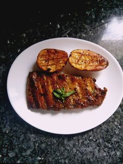 Una foto de Costillar de cerdo marinado