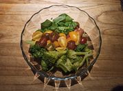 Una foto de aderezos para brocoli