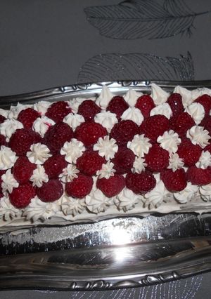 Une photo de Bûche framboise amande