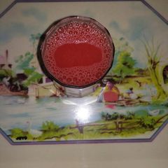 A picture of Water melon juice.