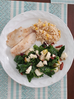 Una foto de Ensalada de espinacas agridulce