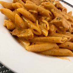 A picture of Garlic Chilli Chicken Pasta.