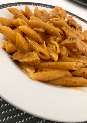 A picture of Garlic Chilli Chicken Pasta.