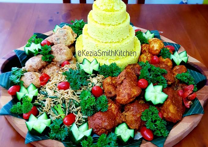 Steps to Make Speedy CHICKEN in RED SAUCE With YELLOW RICE