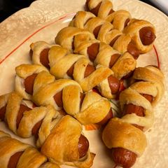A picture of Mummy Dogs.