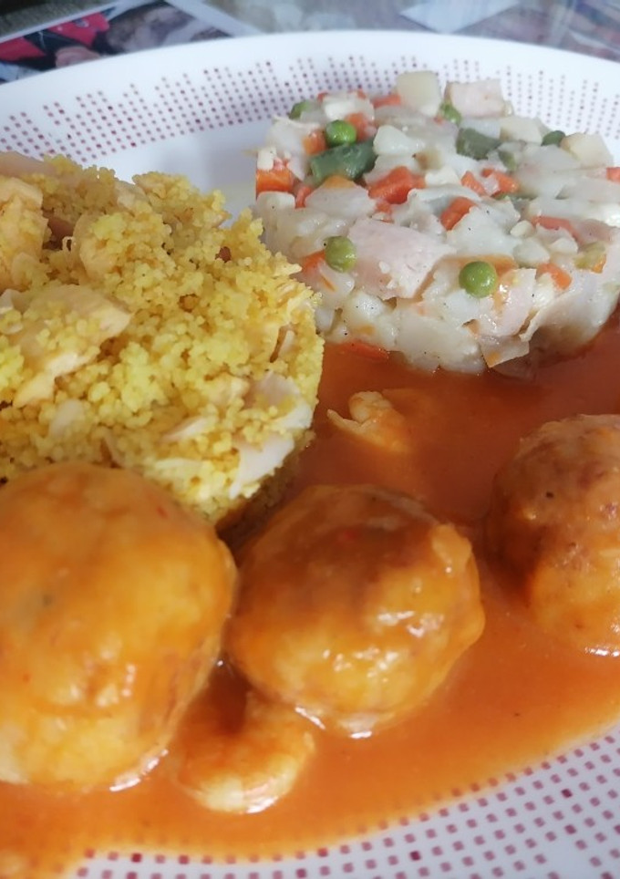 Una foto de Albóndigas caseras de merluza y gambas