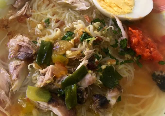 Soto ayam kuah kuning