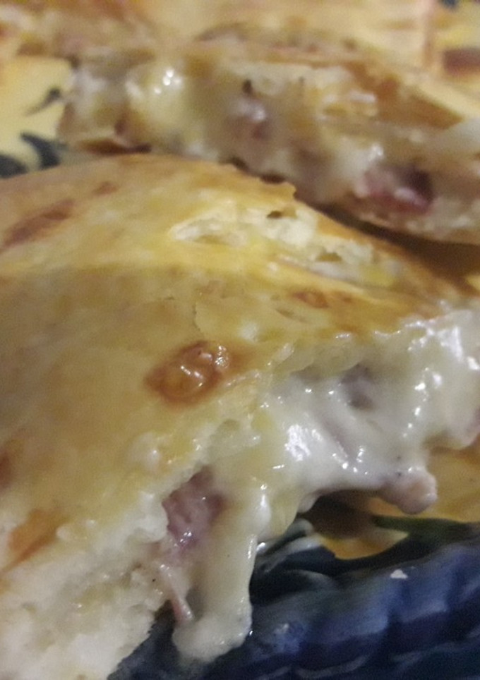 Una foto de Empanada Carbonara