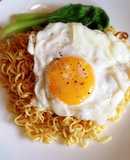 Mì tôm xào trứng