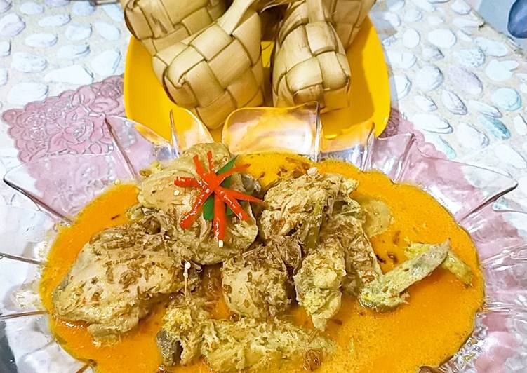 Resep Opor ayam ketupat lebaran 🥘 yang Enak Banget