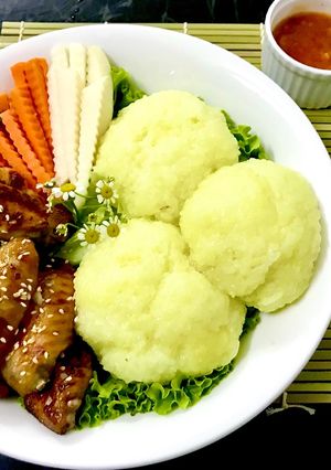 Hình của món Xôi gà cay Hàn quốc.