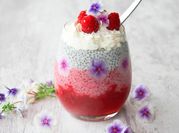 Une photo de coulis framboises