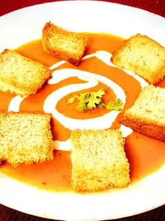 टोमेटो सूप(tomato soup recipe in hindi) रेसिपी मुख्य फोटो