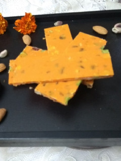 A picture of Orange Nutty Choco Bar.