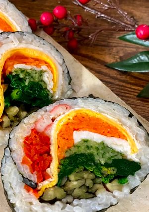 A picture of Rainbow Roll Sushi.