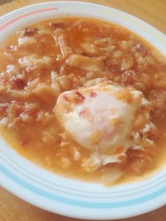 Una foto de Sopas de ajo con tomate