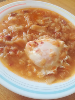 Una foto de Sopas de ajo con tomate