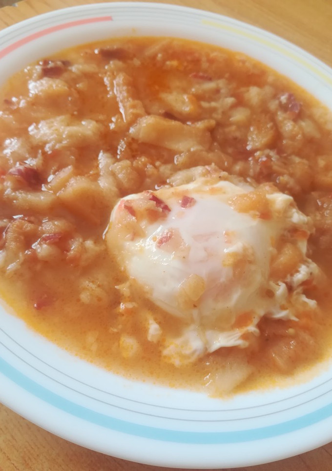 Una foto de Sopas de ajo con tomate